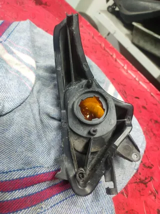 Intermitente delantero derecho honda lead 110