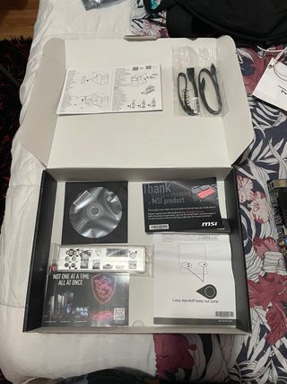 Placa ATX MSI con CPU y 16GB RAM DDR4