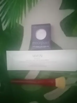 Neceser Hugo Boss, Brocha Armani, Sombra UD