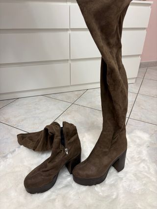 Stivali ASOS camoscio marrone tacco alto