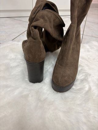 Stivali ASOS camoscio marrone tacco alto