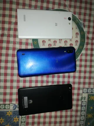 Lote 3 Cellulari Honor e Huawei