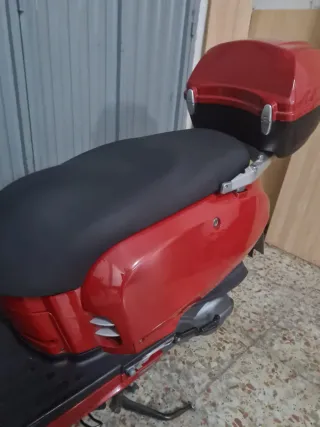 Kymco Like 125cc Scooter Roja