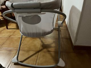 Minicuna Fisher-Price gris y blanca