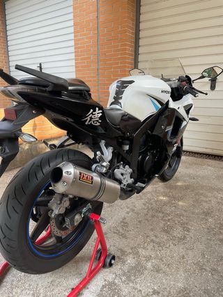 Hyosung GT R 125cc Deportiva