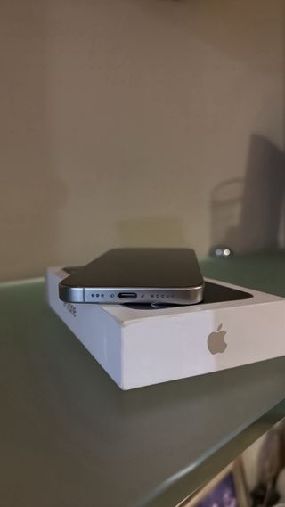 iPhone 16 Pro 128GB Blanco Nuevo.