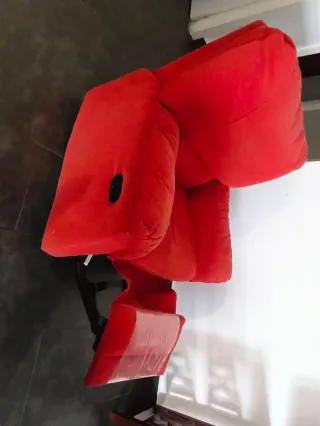 Sillón reclinable rojo tela