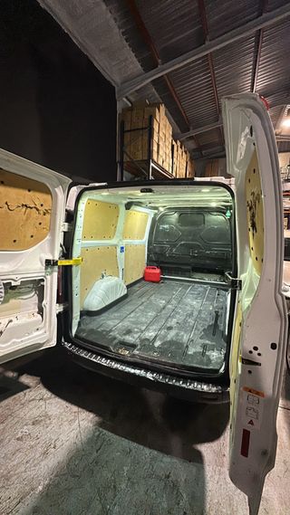 •Furgoneta Ford Transit Custom 2016 en alquiler