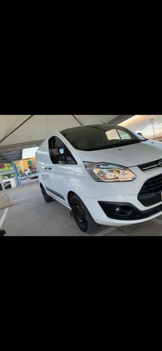 •Furgoneta Ford Transit Custom 2016 en alquiler