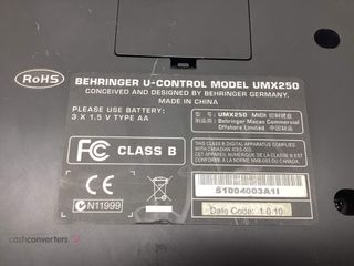 sintetizador behringer umx250