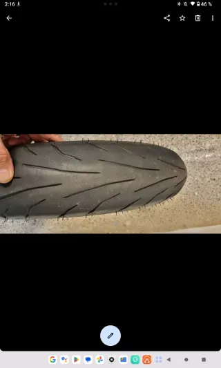 Neumáticos moto usadas.