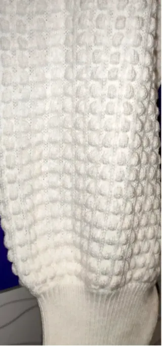 Jersey blanco relieve mangas abullonadas M