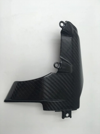 TAPA DE MOTOR DUCATI MONSTER 821 EN CARBONO