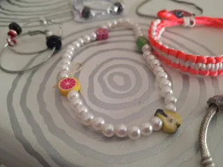 Lote Bisutería: Pulseras y Pendientes