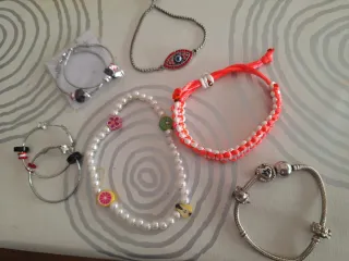 Lote Bisutería: Pulseras y Pendientes