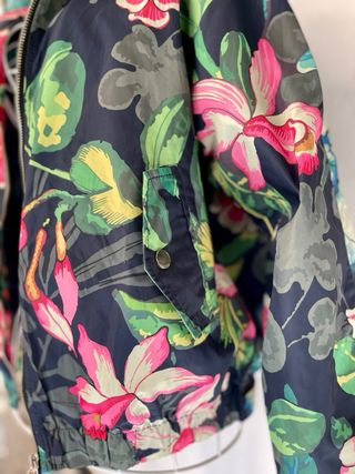 Chaqueta impermeable ligera tropical Desigual