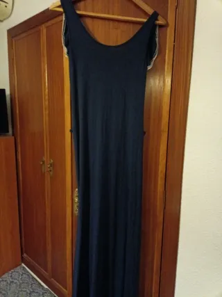 Vestido largo azul con volantes