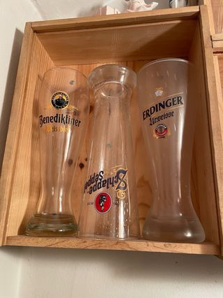 Lotes de vasos de cervezas alemanas