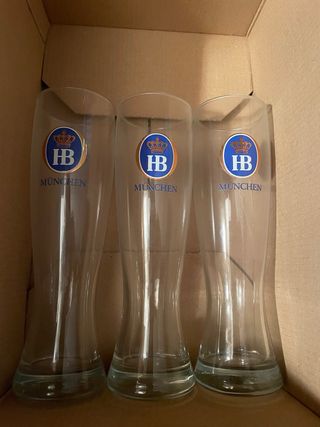 Lotes de vasos de cervezas alemanas