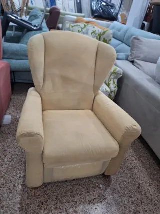 Sillón Reclinable Beige con Orejero