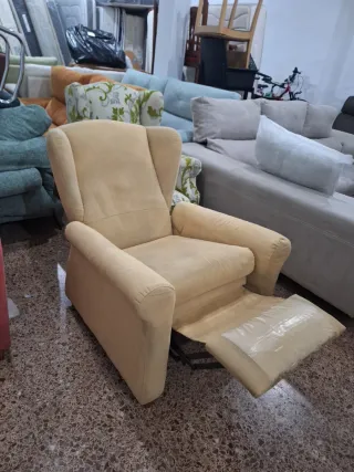 Sillón Reclinable Beige con Orejero