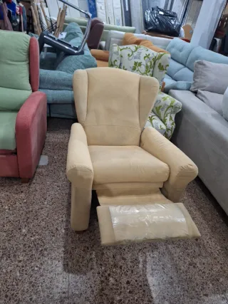 Sillón Reclinable Beige con Orejero