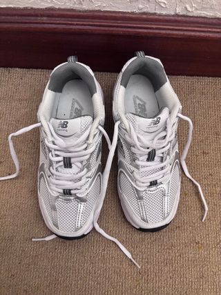 New Balance 530 Blancas y Doradas Talla 37