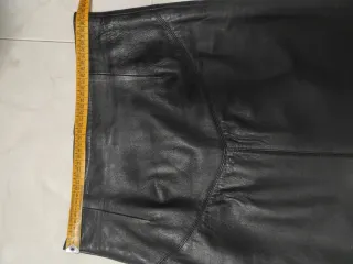 Falda de piel negra talla M