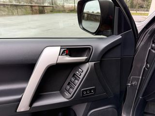 Toyota Land Cruiser 150 2023