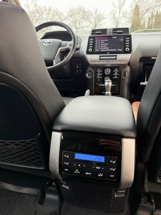 Toyota Land Cruiser 150 2023