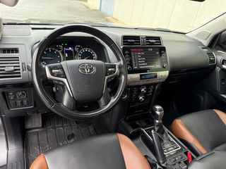 Toyota Land Cruiser 150 2023