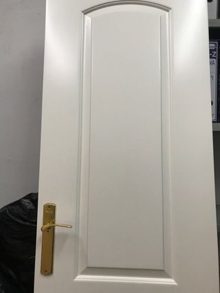 Pta de baño blanca con medida 62,5x2 m., tengo 2.