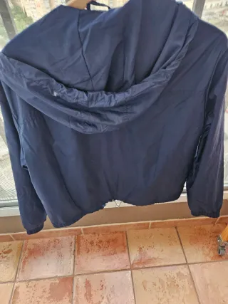 Cortavientos azul talla M