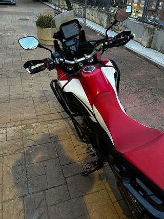 Honda Africa Twin 1000 muchos extras