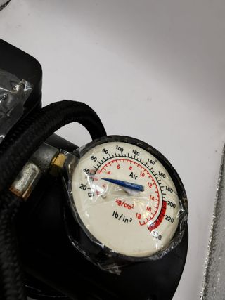 Compresor Aire Coche 12V + Manómetro