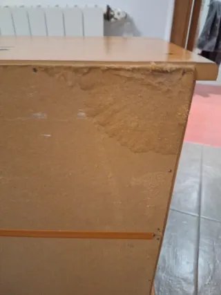 Mesita de noche de madera