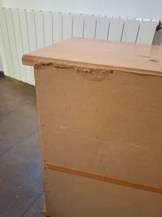 Mesita de noche de madera