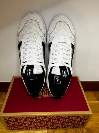 Zapatillas Vans Mesh - Talla 40 - Color: blanco