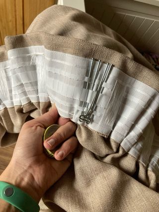 Cortina grande beige oscuro