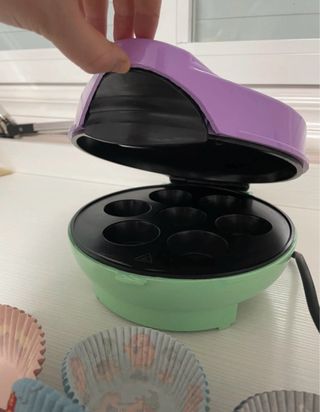 Máquina para hacer cupcakes y moldes