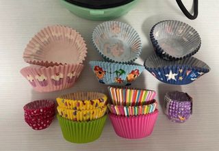 Máquina para hacer cupcakes y moldes