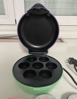 Máquina para hacer cupcakes y moldes
