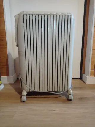 Estufa Eléctrica DeLonghi Beige