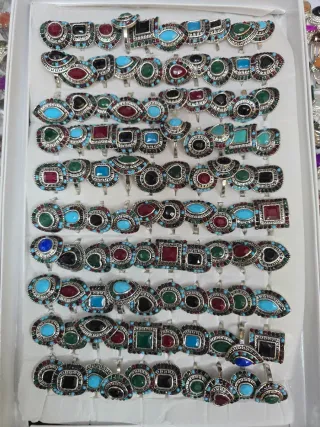 Lote 100 Anillos Metal y Piedras Variadas