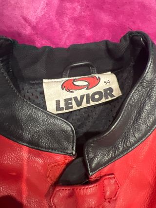 Precio negociable Cazadora piel Levior motorista