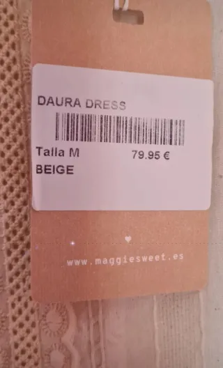 Vestido corto romántico con puntillas