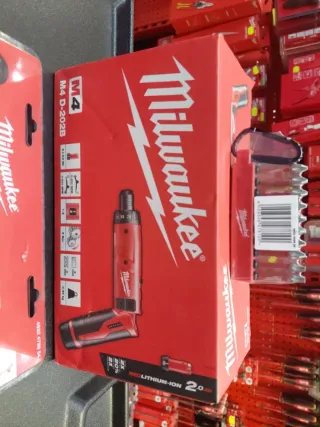 Lote Milwaukee: Taladro y Brocas para Cristian