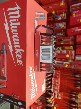 Lote Milwaukee: Taladro y Brocas para Cristian