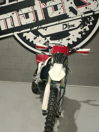 Fantic XEF 250 2025 - ¡Solo 300km!