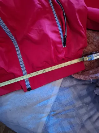 Cortavientos Rojo y Beige